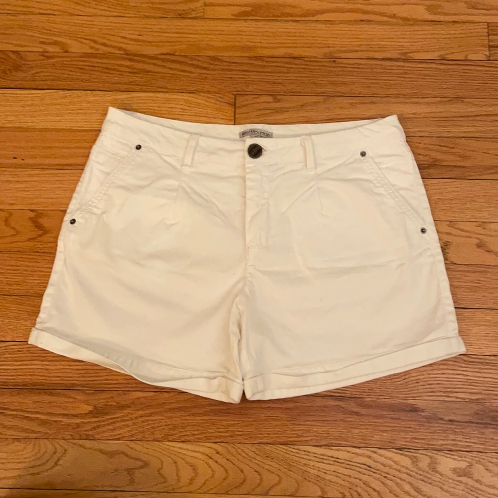 Best Mountain White Shorts